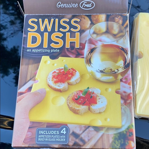 Swiss Dish set of 4 cheese tray - Picture 2 of 5
